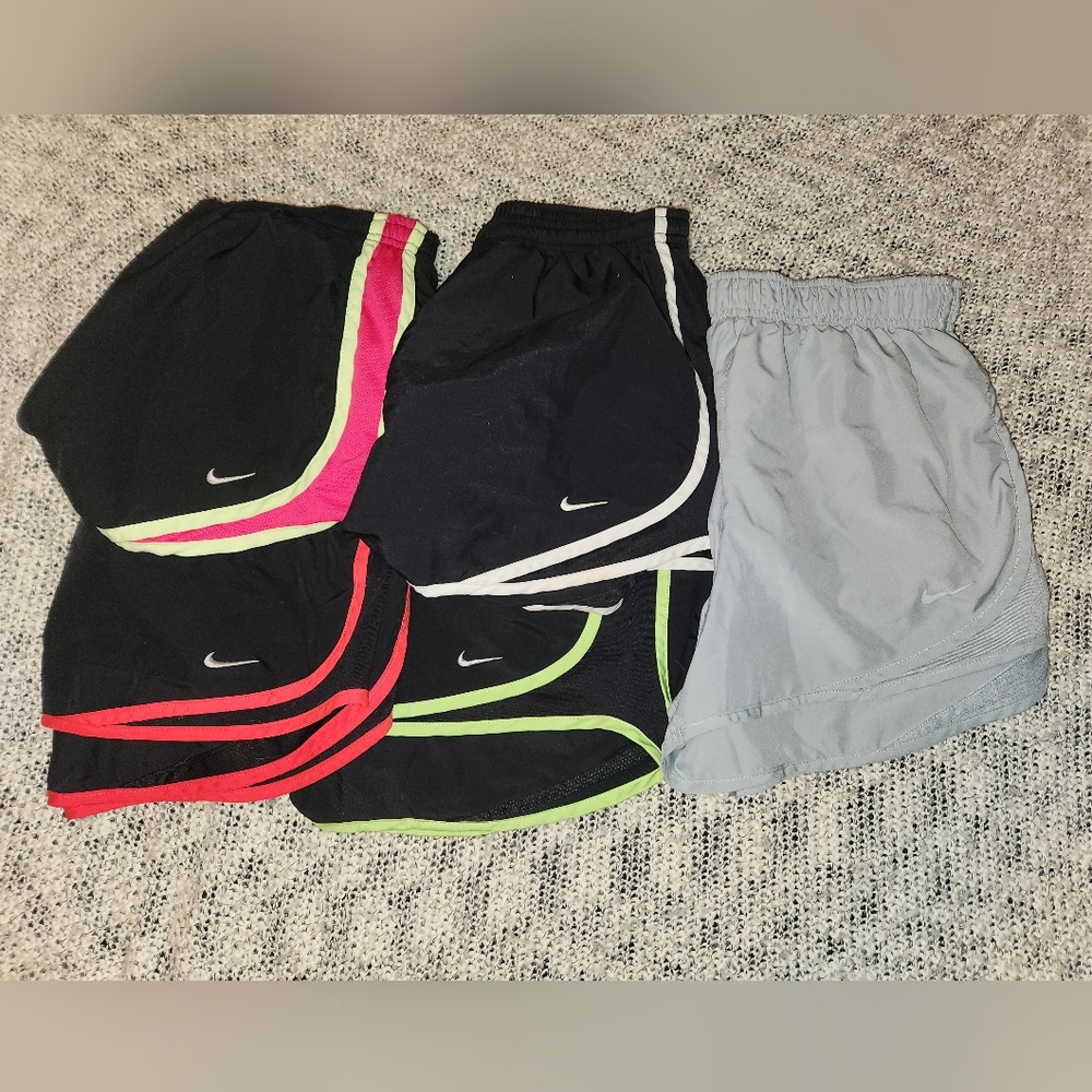 NIKE WOMENS TEMPO RUNNING SHORTS BUNDLE